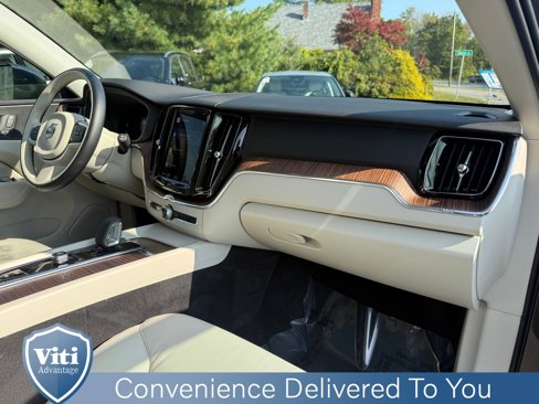 Certified 2022 Volvo XC60 B5 Momentum w/ Advanced Package image 30