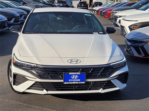 New 2025 Hyundai Elantra SEL image 2
