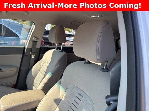 Used 2018 Kia Sportage LX w/ LX Popular Package image 15