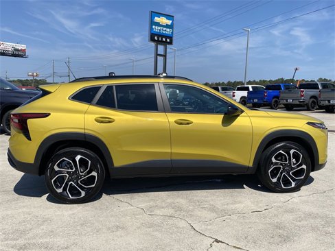 Used 2024 Chevrolet Trax RS w/ Sunroof Package image 7