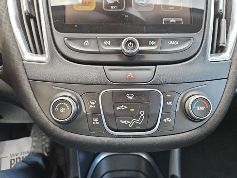 Used 2018 Chevrolet Malibu LT image 21