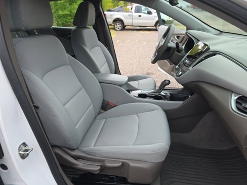 Used 2020 Chevrolet Malibu LS w/ Driver Confidence Package II image 28