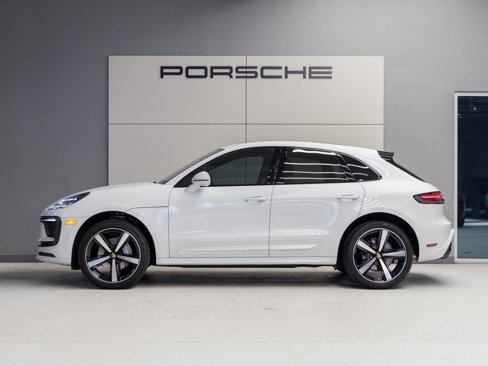 Used 2024 Porsche Macan image 2
