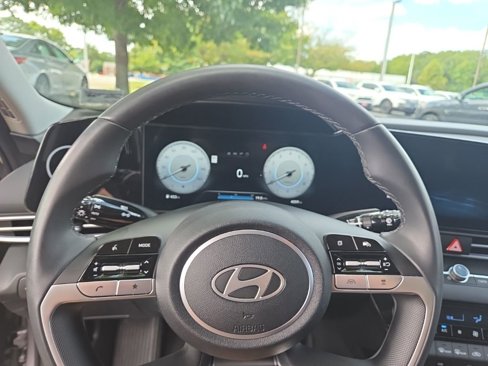 Certified 2024 Hyundai Elantra SEL w/ Convenience Package image 12