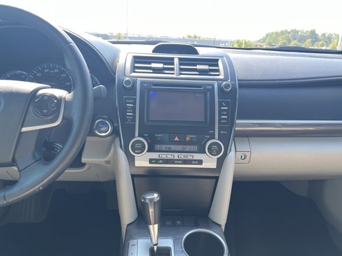 Used 2013 Toyota Camry LE image 29