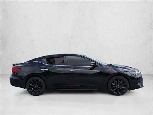 Used 2017 Nissan Maxima SR w/ Midnight Edition image 4