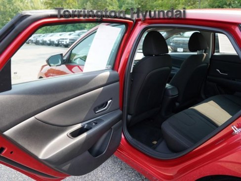 Certified 2023 Hyundai Elantra SEL w/ Convenience Package image 14