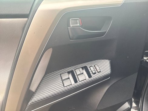 Used 2015 Toyota RAV4 LE image 31