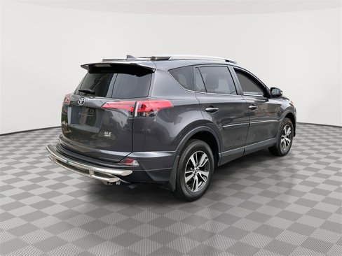 Used 2018 Toyota RAV4 XLE image 3
