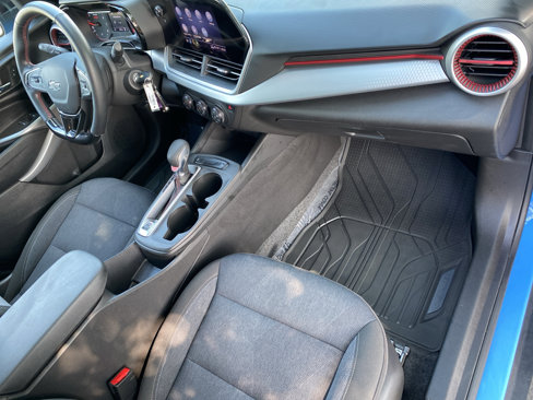 Used 2024 Chevrolet Trax RS w/ Sunroof Package image 29
