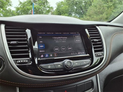 Certified 2022 Chevrolet Trax LT w/ LT Convenience Package image 17