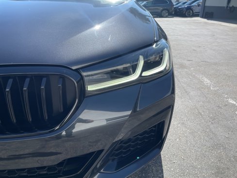 Used 2022 BMW 530e xDrive w/ M Sport Package image 10