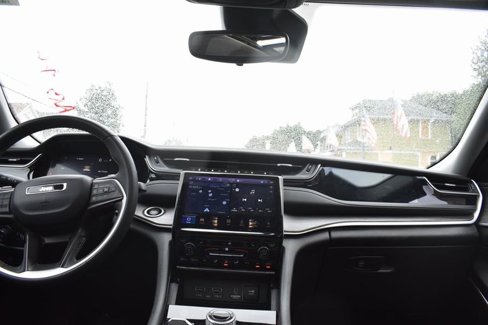 Used 2023 Jeep Grand Cherokee 4WD 4xe image 32