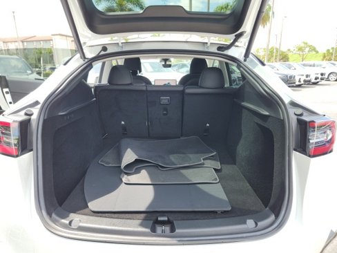 Used 2023 Tesla Model Y Long Range image 20