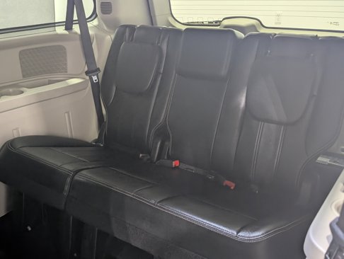 Used 2016 Chrysler Town & Country Touring w/ Driver Convenience Group image 14