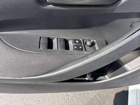Used 2022 Toyota Corolla LE image 21