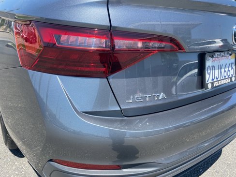 Certified 2023 Volkswagen Jetta S image 11