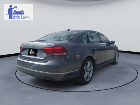 Used 2013 Volkswagen Passat TDI SEL Premium image 6