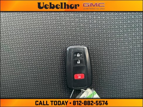 Used 2021 Toyota Prius LE image 32
