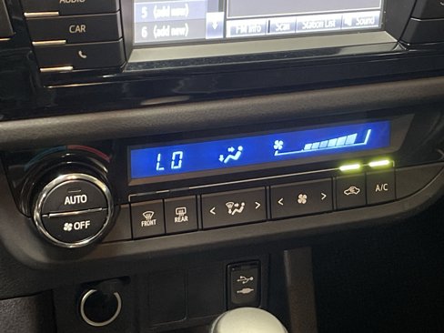 Used 2016 Toyota Corolla S image 24