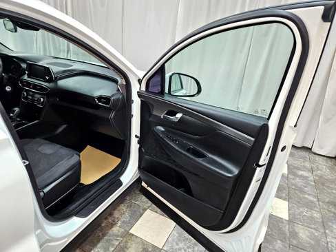 Used 2020 Hyundai Santa Fe SE w/ Cargo Package image 10