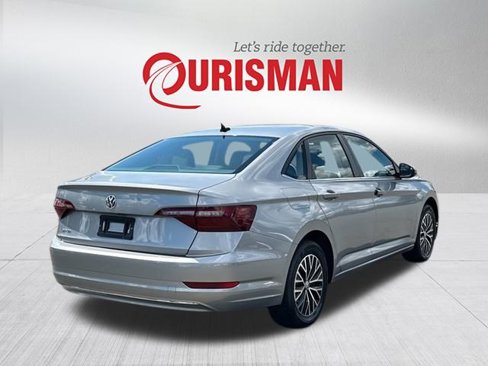 Used 2020 Volkswagen Jetta SE w/ SE Cold Weather Package image 2