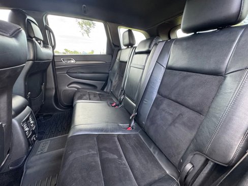 Used 2018 Jeep Grand Cherokee Altitude image 14