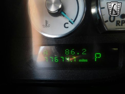 Used 2004 Ford Thunderbird image 13