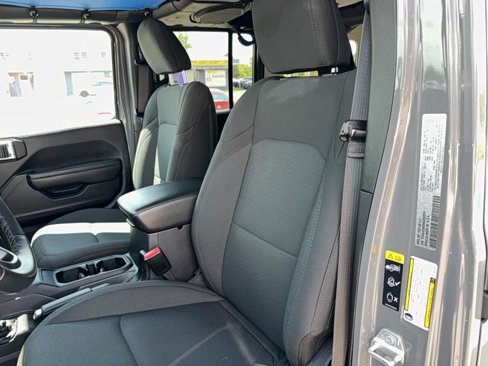 Used 2022 Jeep Wrangler Unlimited Sport image 12
