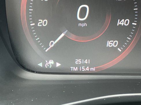 Used 2021 Volvo XC40 T5 R-Design w/ Advanced Package image 4