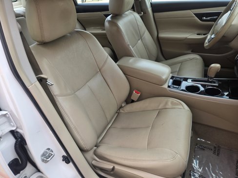 Used 2013 Nissan Altima 2.5 SL w/ Technology Pkg image 9