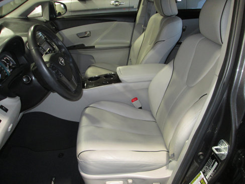 Used 2015 Toyota Venza XLE image 3