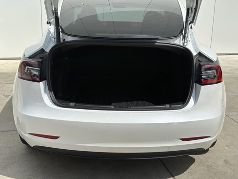 Used 2021 Tesla Model 3 Standard Range Plus image 9