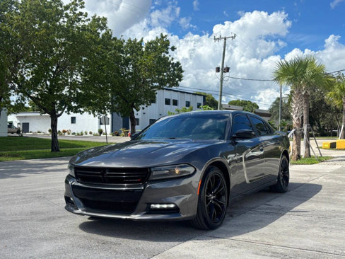 Used 2017 Dodge Charger SXT w/ Blacktop Package image 1