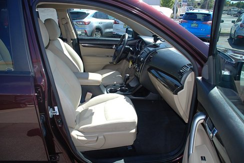 Used 2012 Kia Sorento LX w/ Convenience Pkg image 20