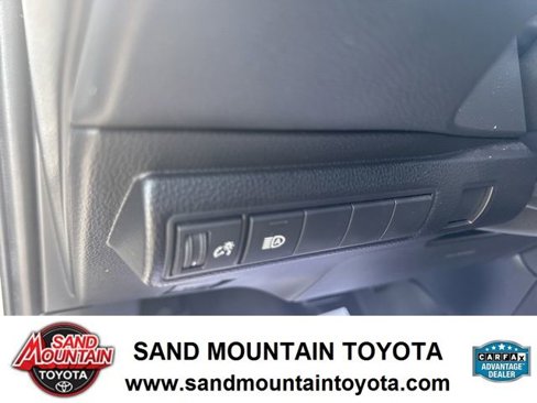 Used 2022 Toyota Corolla SE image 14