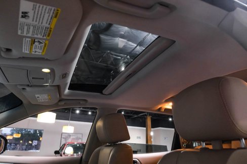 Used 2016 Nissan Pathfinder Platinum w/ Family Entertainment Package image 5