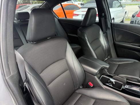 Used 2016 Honda Accord Sport image 34
