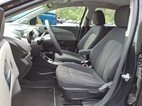 Used 2015 Chevrolet Sonic LT image 8