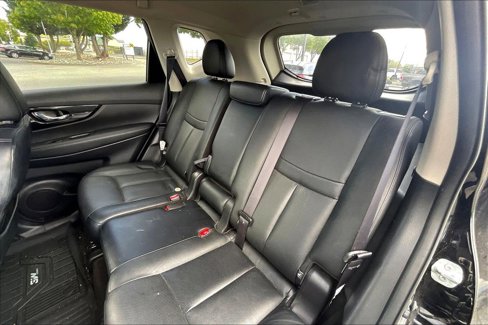 Used 2017 Nissan Rogue SL image 21