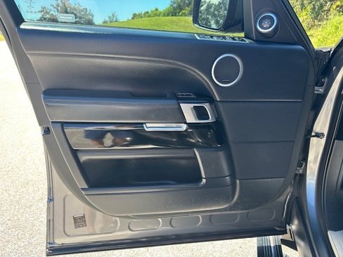 Used 2015 Land Rover Range Rover Supercharged image 8