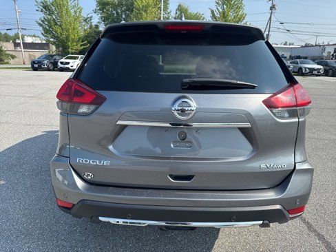 Used 2019 Nissan Rogue SV image 5