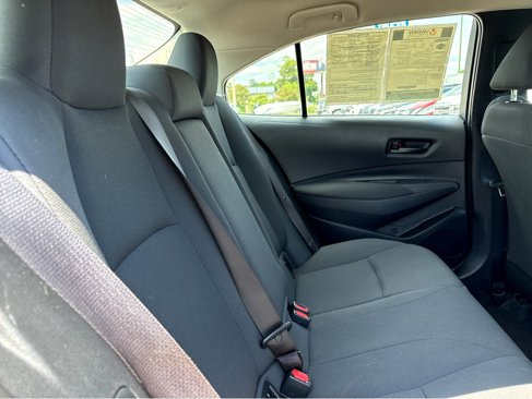 Used 2022 Toyota Corolla LE image 11