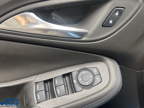 Used 2025 Buick Encore GX Sport Touring w/ Advanced Technology Package image 19
