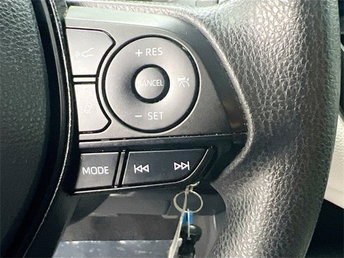 Used 2022 Toyota Corolla LE image 7