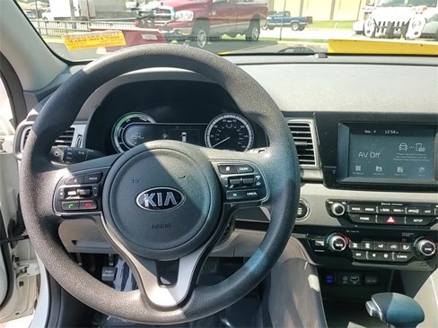 Used 2018 Kia Niro LX image 23