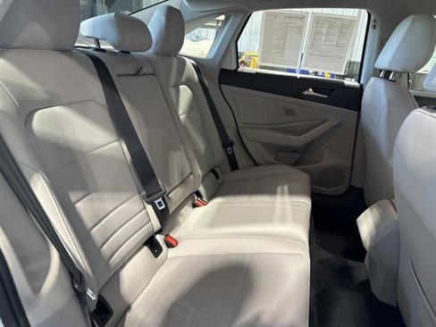 Used 2024 Volkswagen Jetta SE image 18