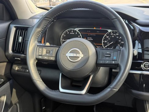 Used 2023 Nissan Pathfinder SL w/ SL Premium Package image 15