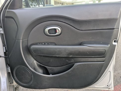 Used 2018 Kia Soul image 28