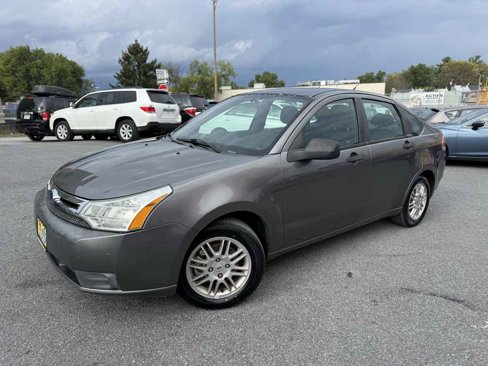 Used 2010 Ford Focus SE image 3
